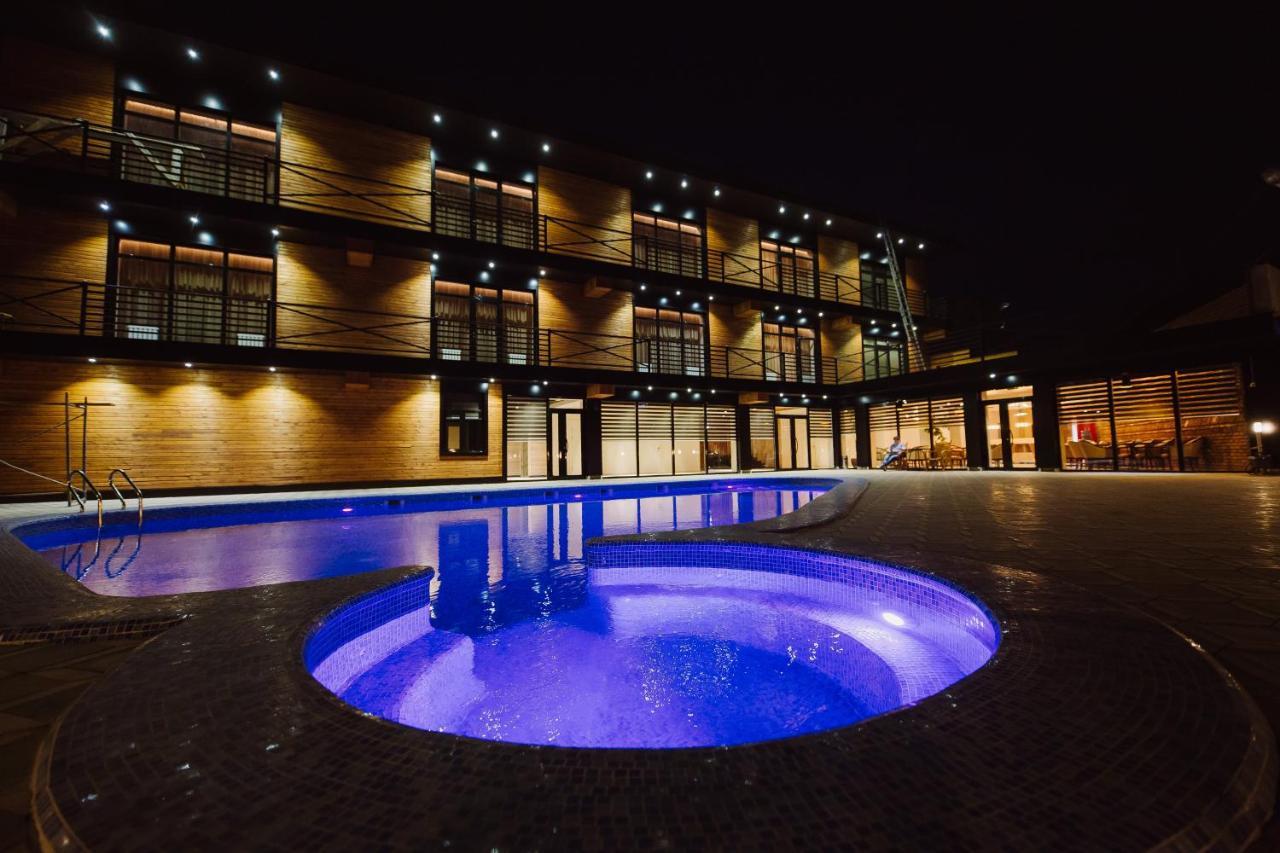 Barhat Resort Taras Exterior foto