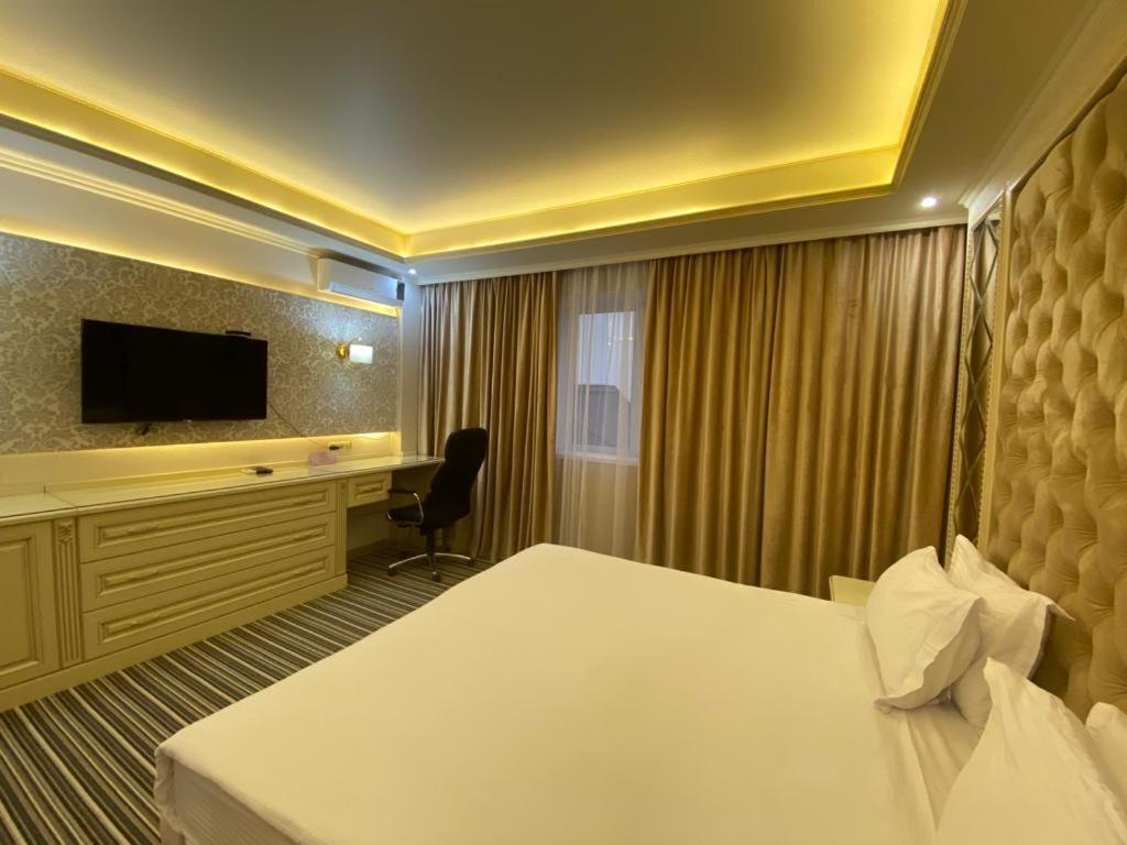 Barhat Resort Taras Exterior foto